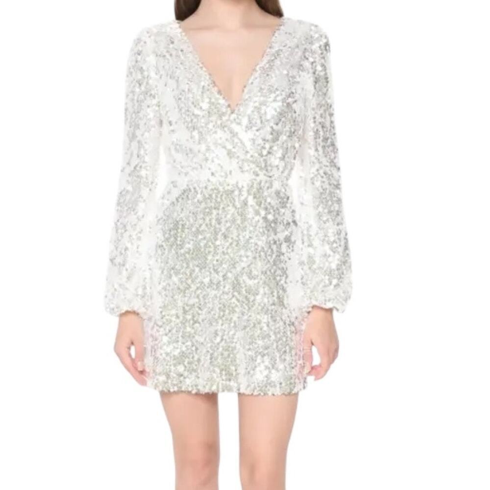 WAYF Carrie Long Sleeve Sequin Mini Dress In Silver Sequin NWT Size Small Party